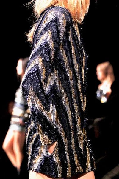 Look 80